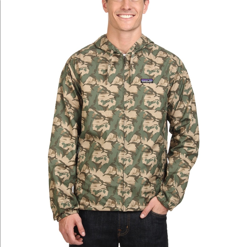 NWOT Men’s Patagonia zip camo windbreaker hooded